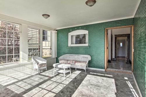 Elegant Butte Getaway - Walk To Historic Uptown!