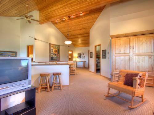 Beaverhead Condos By Big Sky Vacation Rentals