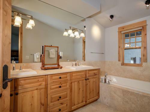 Moonlight Penthouse By Big Sky Vacation Rentals