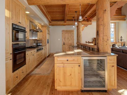 Moonlight Penthouse By Big Sky Vacation Rentals