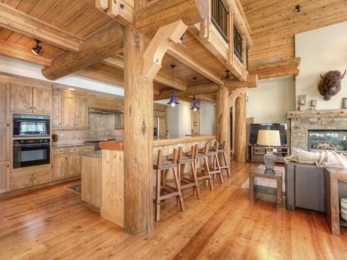 Moonlight Penthouse By Big Sky Vacation Rentals