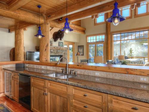 Moonlight Penthouse By Big Sky Vacation Rentals