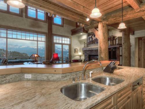 Moonlight Penthouse By Big Sky Vacation Rentals