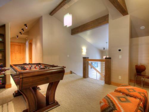 Swift Bear Chalet By Big Sky Vacation Rentals