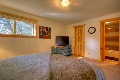 White Otter Cabin By Big Sky Vacation Rentals
