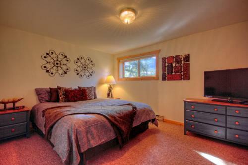 White Otter Cabin By Big Sky Vacation Rentals