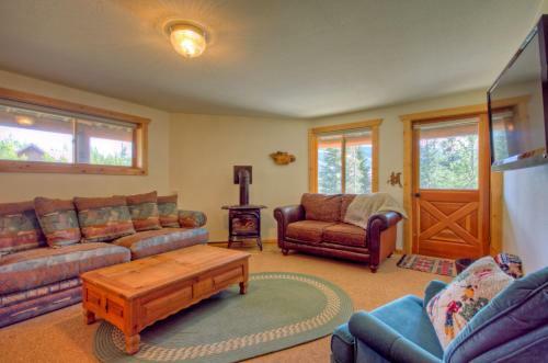 White Otter Cabin By Big Sky Vacation Rentals