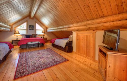 White Otter Cabin By Big Sky Vacation Rentals