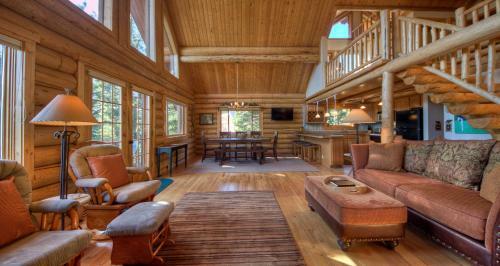 White Otter Cabin By Big Sky Vacation Rentals