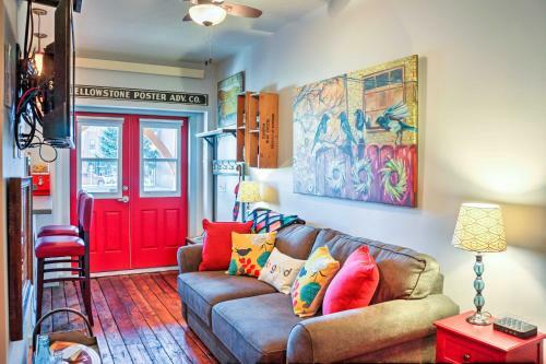 Walkable Studio Apartment In Downtown Livingston!