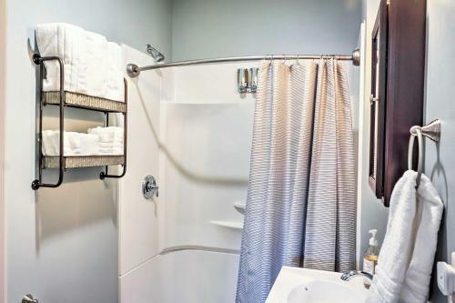 Walkable Studio Apartment In Downtown Livingston!