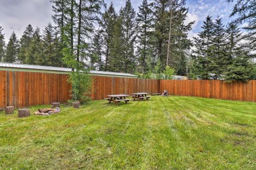 Hungry Horse Cabin With Patio And Fire Pit-near Glacier
