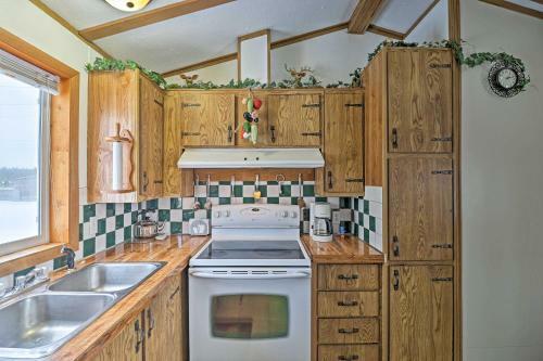 Columbia Falls Cottage With Deck And Grill!