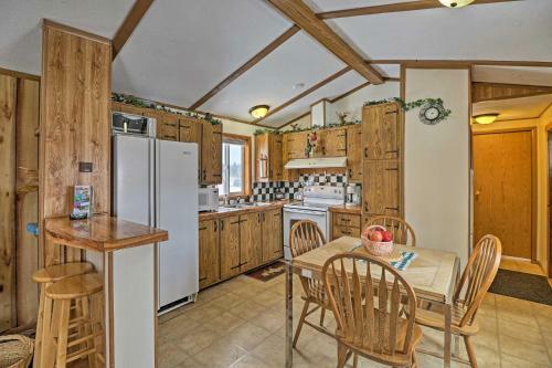 Columbia Falls Cottage With Deck And Grill!