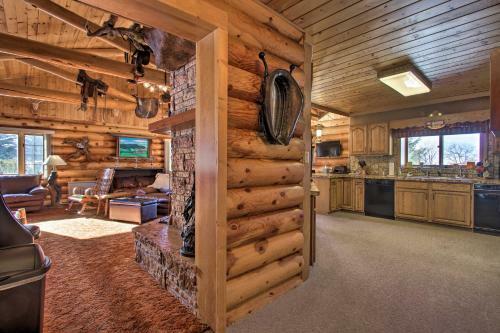 Dillon Log Home With Hot Tub By Beaverhead And Hiking!