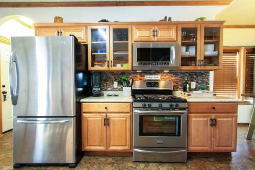 Pet-friendly Great Falls Home Walk To Downtown!