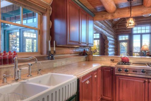 Leaf Lodge By Big Sky Vacation Rentals