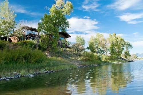 The Lovely Trout House On The Yellowstone River