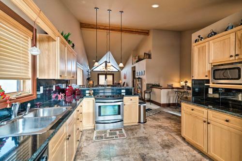 Red Lodge Home - 5 Minutes To Skiing And Downtown!