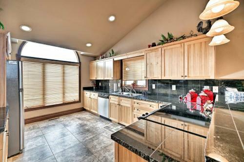 Red Lodge Home - 5 Minutes To Skiing And Downtown!