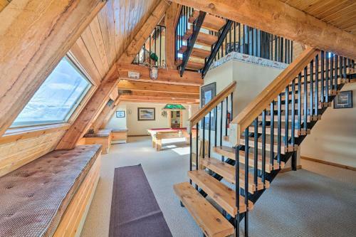 Unique Cabin With Indoor Pool And Mountain Views!