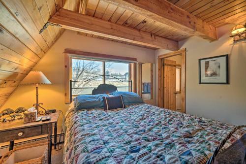 Unique Cabin With Indoor Pool And Mountain Views!