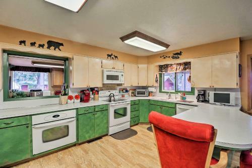 Flathead Lake House With Private Beach And Boat Dock!