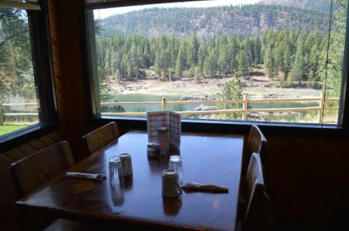 Hotel Rimrock Lodge Llc