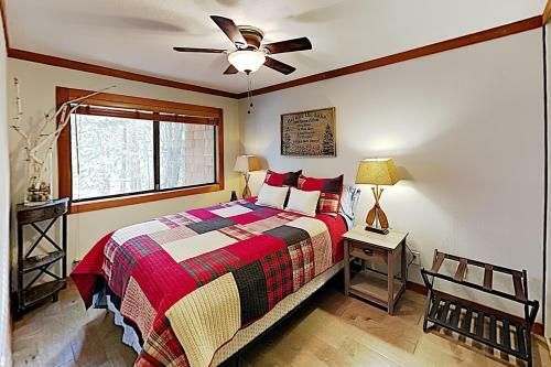 Brookside Townhome: 3 Beaches & Skiing Nearby Townhouse