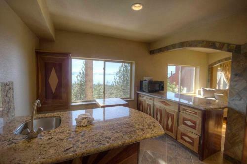 Azure Chateau By Lake Tahoe Accommodations