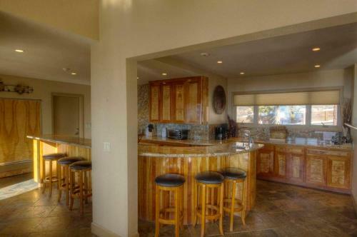 Azure Chateau By Lake Tahoe Accommodations