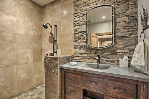 Expansive Tahoe Escape With Hot Tub Ski And Hike