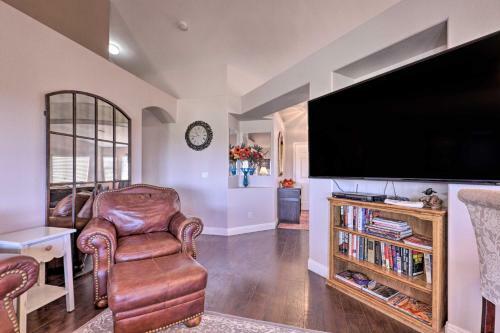 Spacious Vegas Home With Strip View And Pool Table