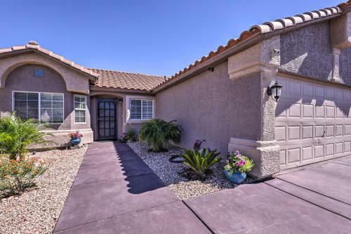 Spacious Vegas Home With Strip View And Pool Table