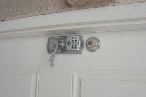 Mesquite Nevada Vacation Rental - Ground Level And Double Car Garage