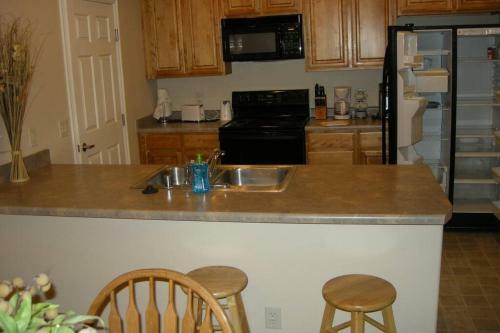 Mesquite Nevada Vacation Rental - Ground Level And Double Car Garage