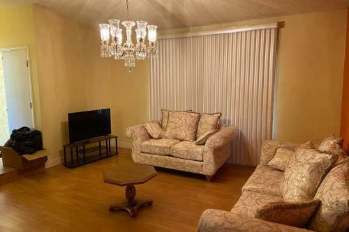 3 Bedroom 11 Sleep House