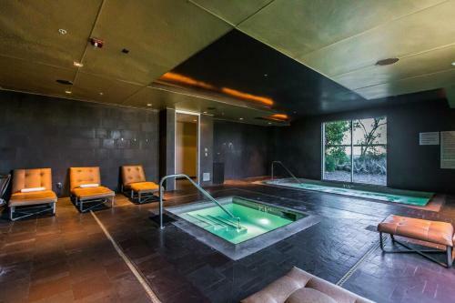 Hotel The Palms Place By Orgoto