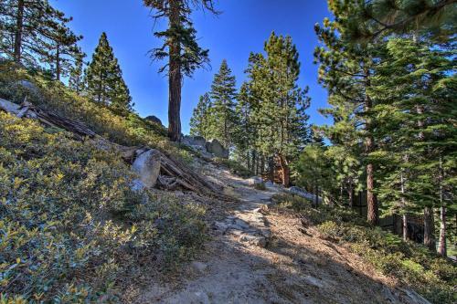 Rustic-chic Heavenly Condo With On-site Hiking!