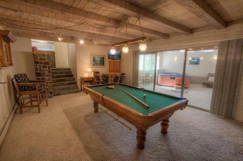 Cheyenne Chalet By Lake Tahoe Accommodations