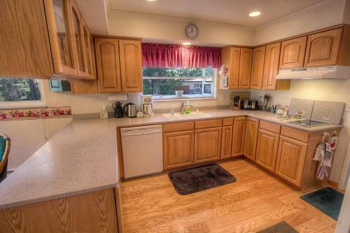 Cheyenne Chalet By Lake Tahoe Accommodations