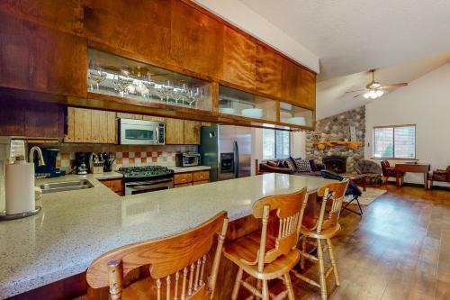 Cougar Cabin