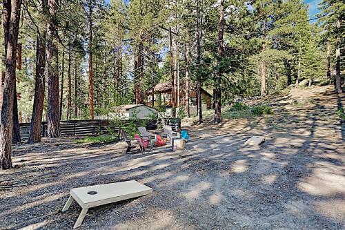 Immaculate Forest Home With Hot Tub - No Pets Home