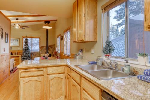 Tahoe Treetop Escape