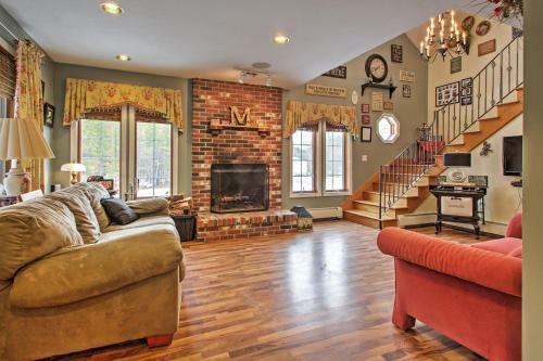 Charming Retreat About 1 Mile To Ossipee Lake Marina!