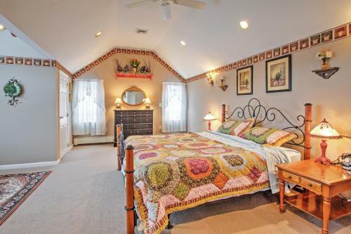 Charming Retreat About 1 Mile To Ossipee Lake Marina!