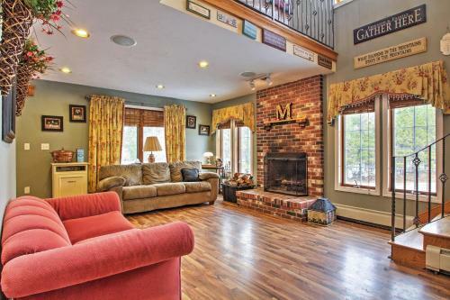 Charming Retreat About 1 Mile To Ossipee Lake Marina!