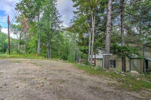 Rustic Intervale Hideaway With Deck And Wooded Views!