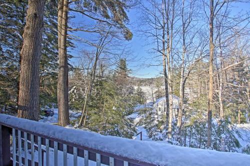 Sawyer Lake Home - Walk To 6 Swimming Beaches