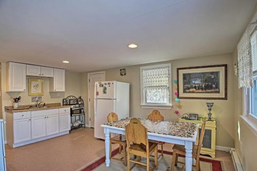 Sawyer Lake Home - Walk To 6 Swimming Beaches